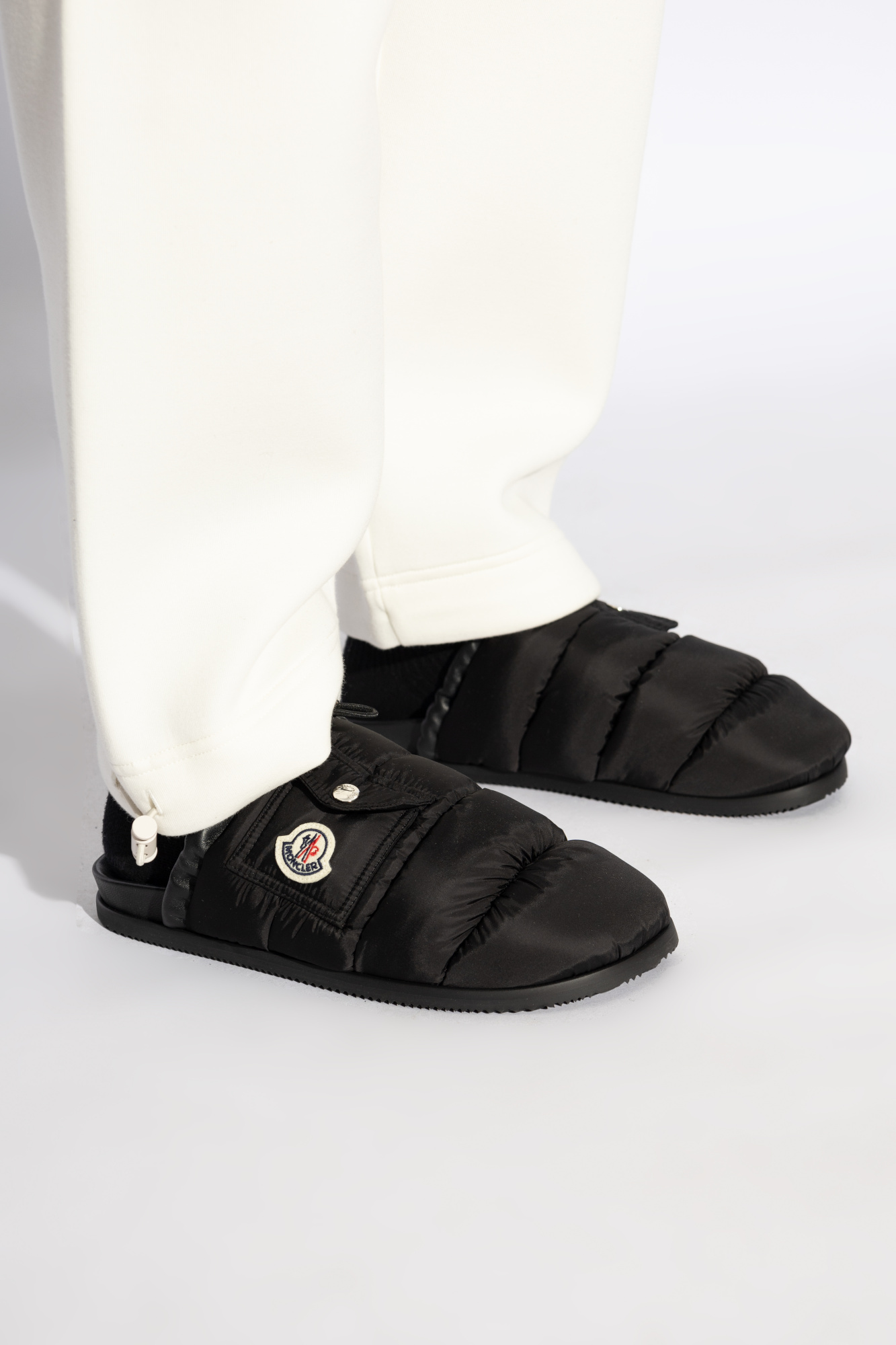 【送関込】MONCLER☆モンクレール Moon slides Moncler Mon Summer Slides | Blue | FARFETCH